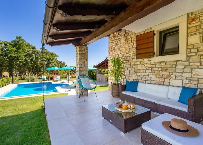 Lavantina Villa Peresiji