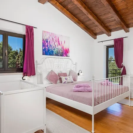 Lavantina Villa